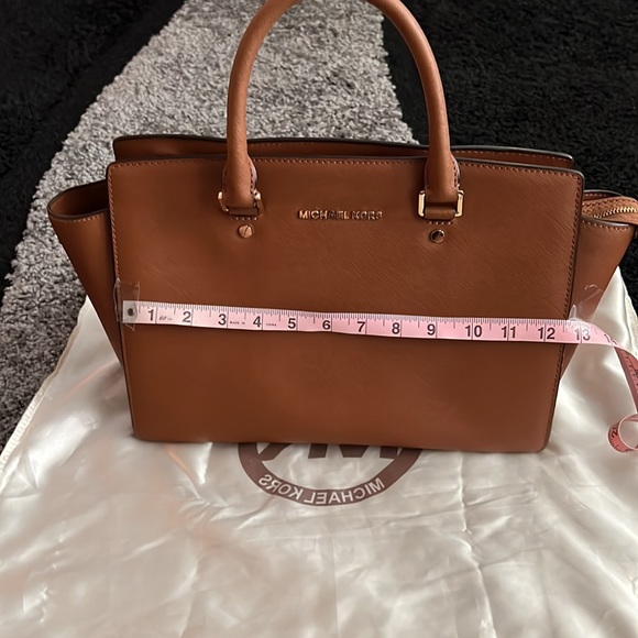 Michael Kors Saffiano Tote - Picture 11 of 13